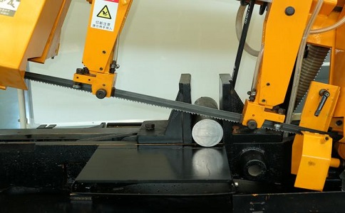 新丰数控带锯床自动送料精度会出现偏差吗? 新丰数控带锯床自动送料精度会出现偏差吗?